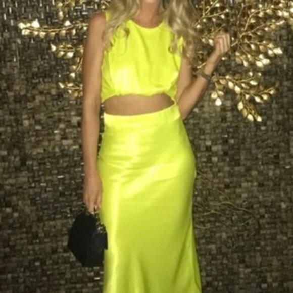 Zara Neon Yellow/Green Chartreuse Sleeveless Tie Front Crop Tank Top Size M EUC - Picture 1 of 7